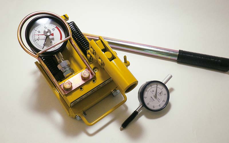 道床横抵抗測定器